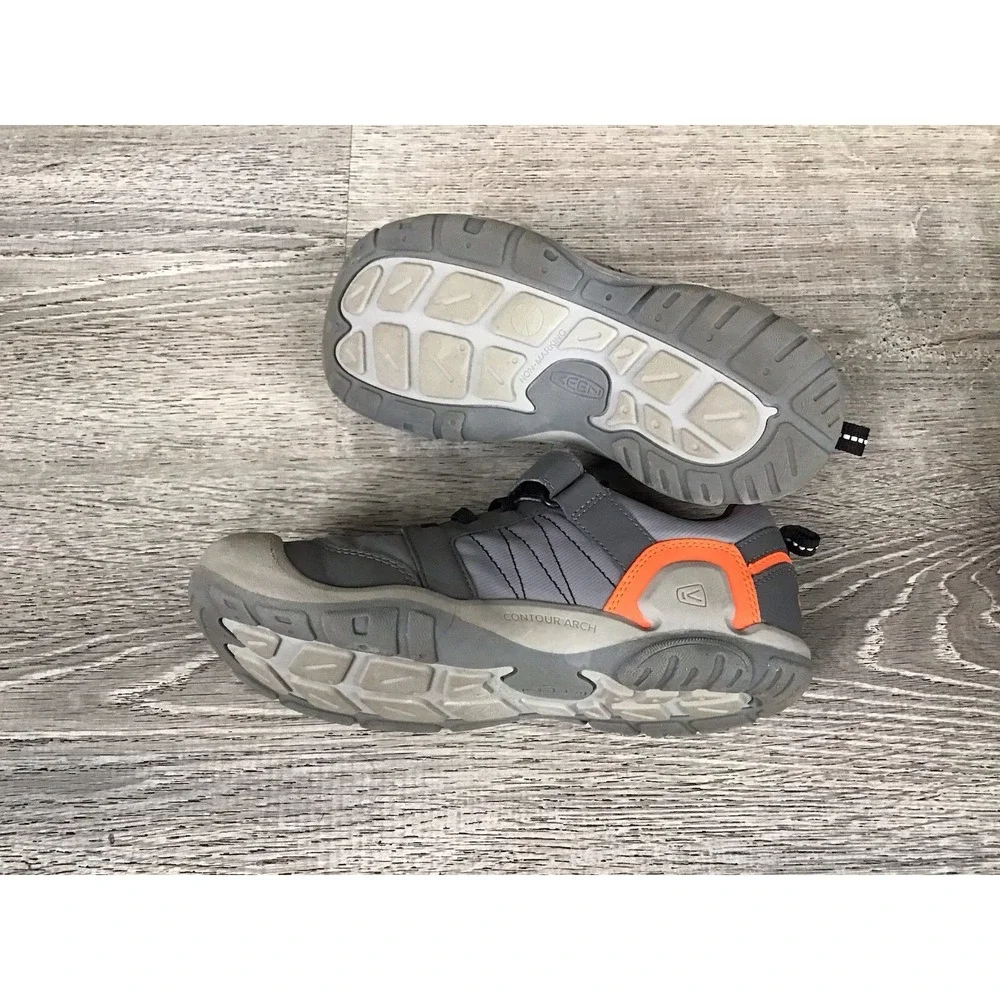 KEEN Knotch Peak Kids Size 4 Lightweight Durable Sneakers #1025959 Gray